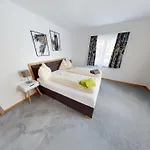 Apartementhaus Schoendorfer * Strobl