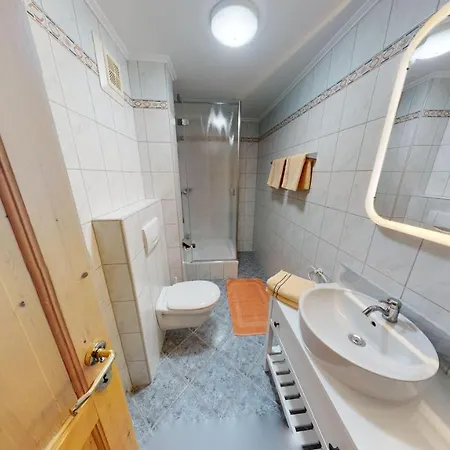 Apartementhaus Schoendorfer Апартаменты Штробль