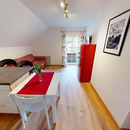 Apartementhaus Schoendorfer Штробль