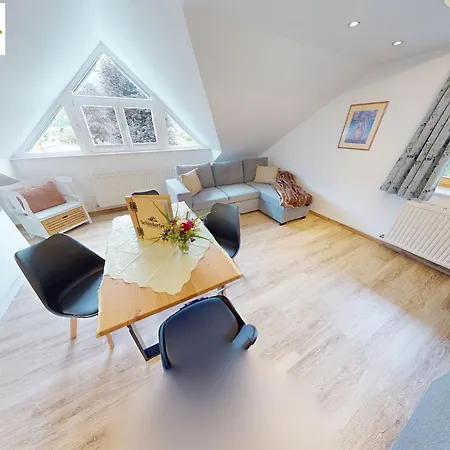 Apartementhaus Schoendorfer شقة شتروبل