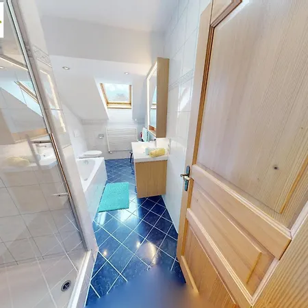 Apartementhaus Schoendorfer * شتروبل